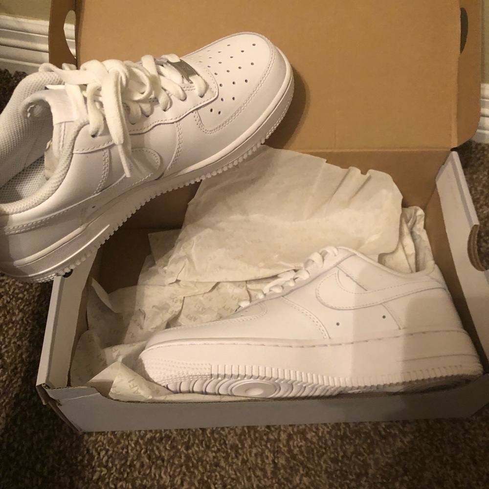 Size 6.5 never worn! BRAND NEW!